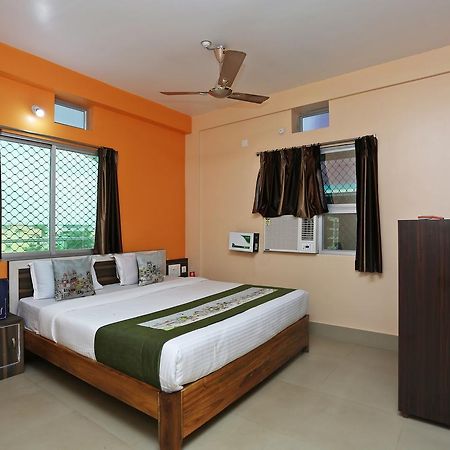 Krishna Residency Hotel Puri Kültér fotó