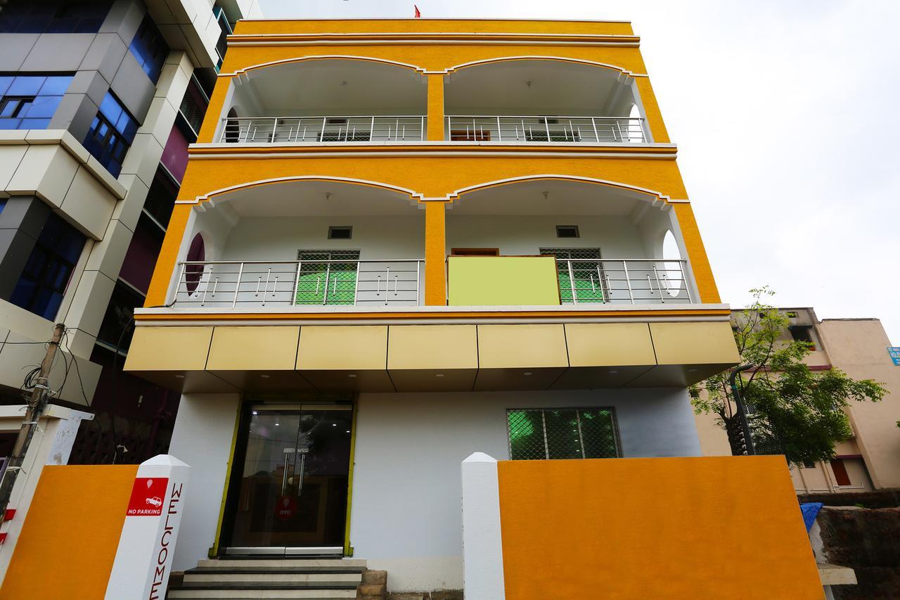 Krishna Residency Hotel Puri Kültér fotó